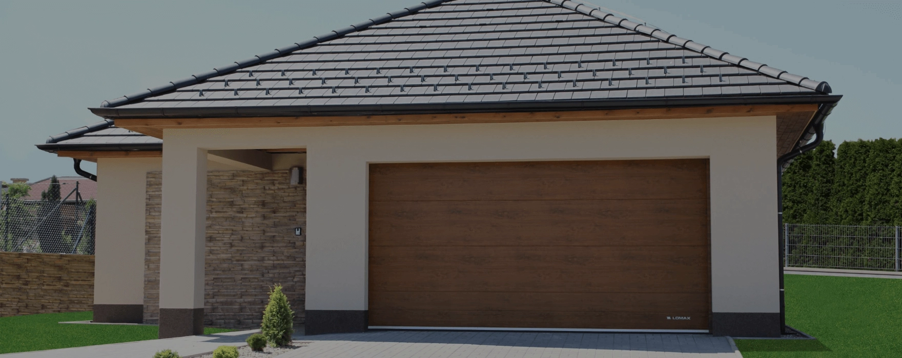 LOMAX sectional garage doors