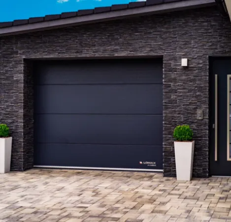 Unification of a garage door and house