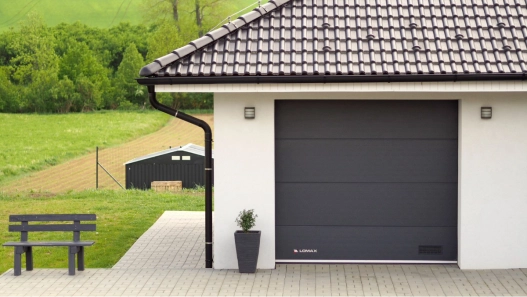 LOMAX Reference – Sectional doors