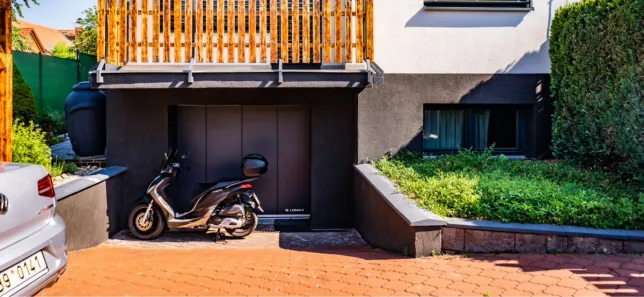 LOMAX Garage doors for motorcyclists sample 2