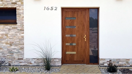 LOMAX Reference – Aluminium entrance doors