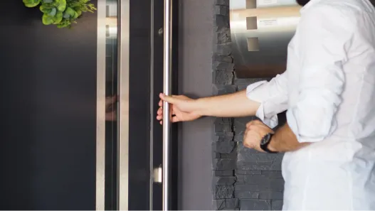 LOMAX Reference – Aluminium entrance doors