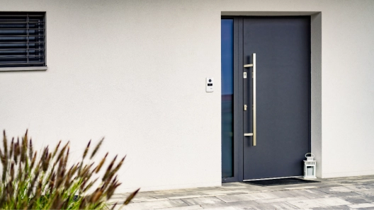 LOMAX Reference – Aluminium entrance doors